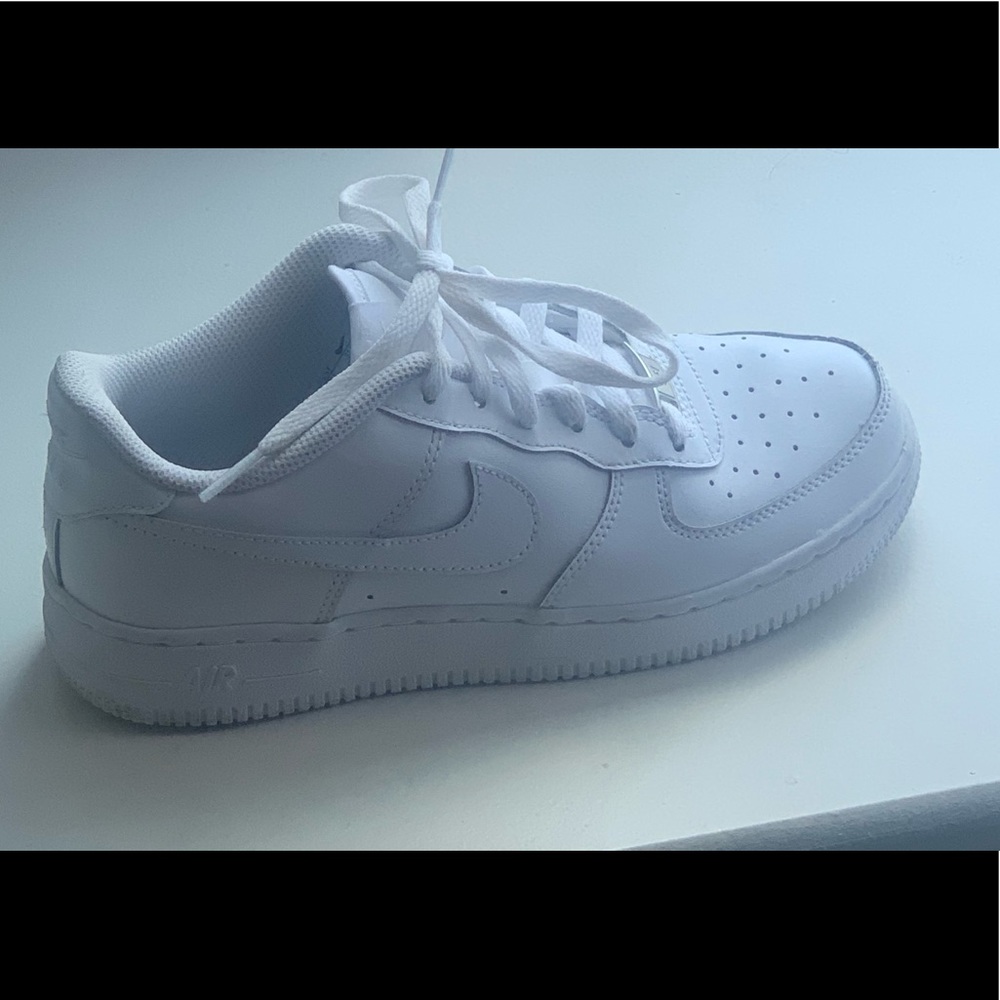 White Nike Air